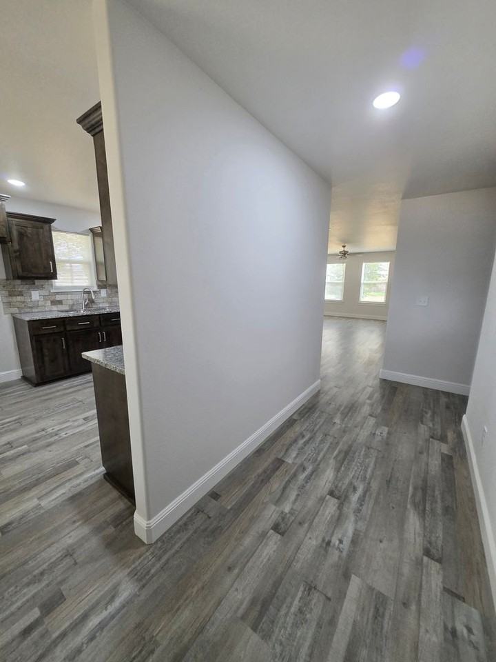 807 S Mckinley Ave - Photo 2 of 22