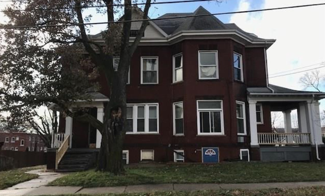 602 W Monroe St - Photo 2 of 9