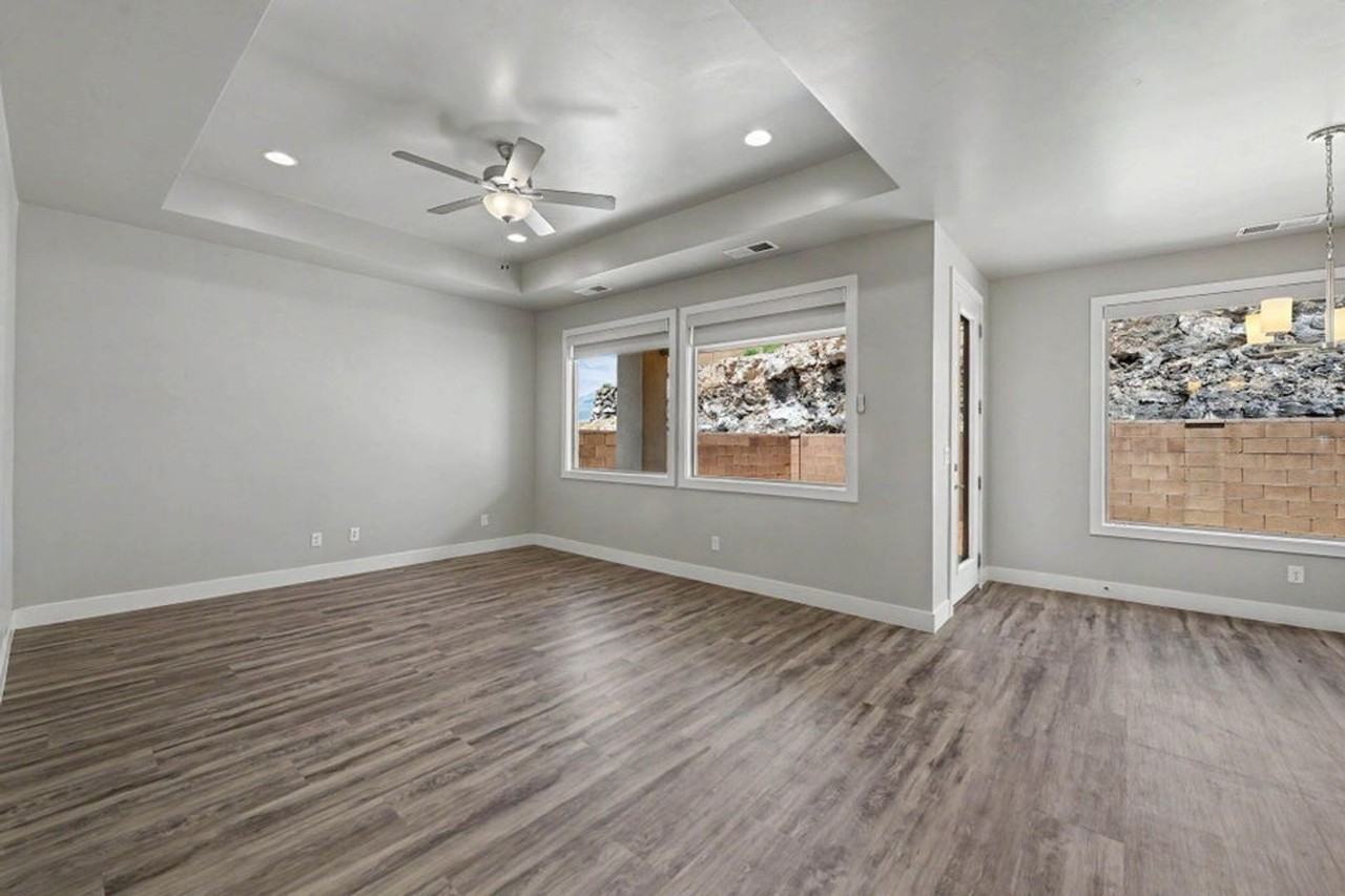 1508 W 460 N - Photo 5 of 26