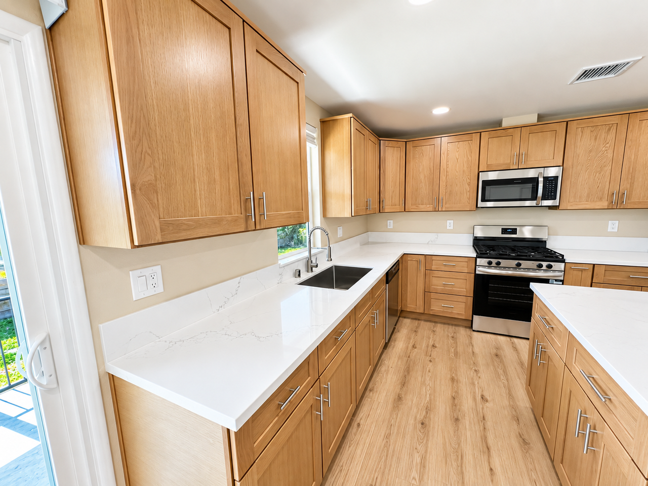 309 N Sunkist St - Photo 4 of 16