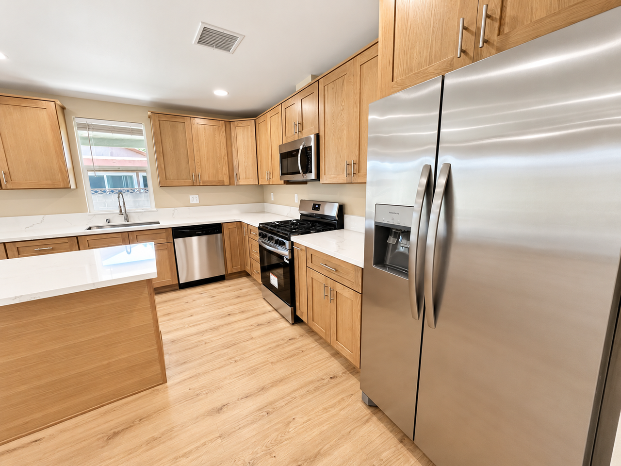 309 N Sunkist St - Photo 5 of 16