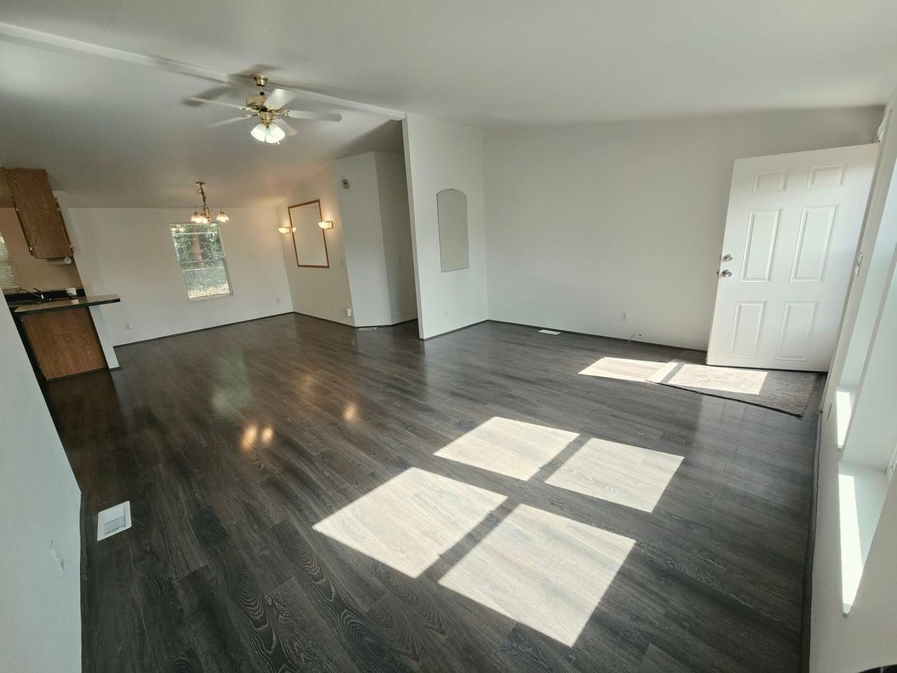 1450 Northlake Way Nw - Photo 2 of 38