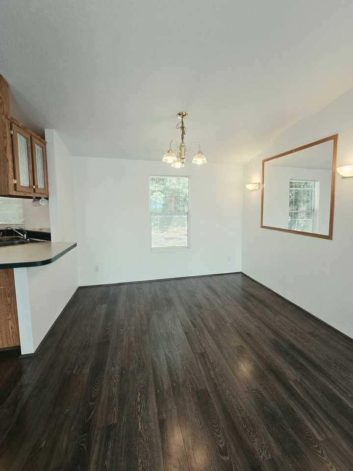 1450 Northlake Way Nw - Photo 5 of 38