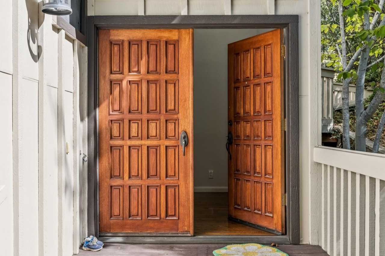 35 Biltmore Ln - Photo 3 of 33