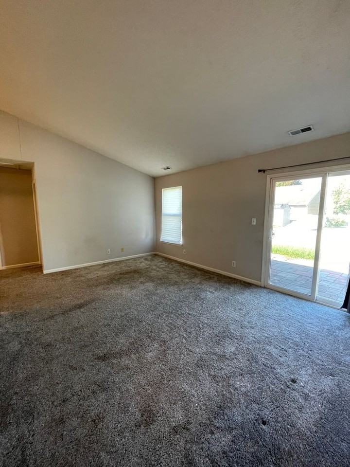 4116 Homerton St - Photo 4 of 18