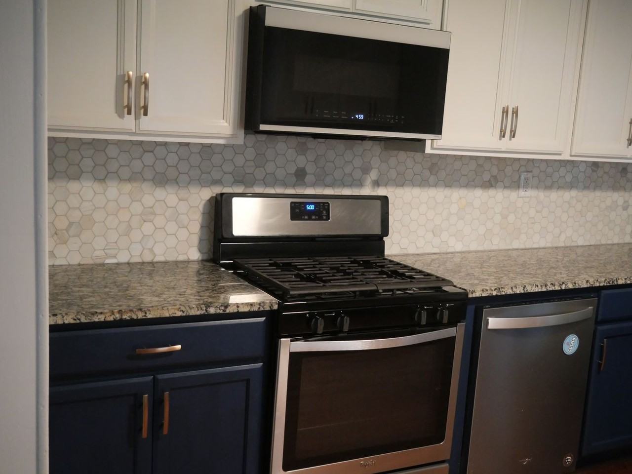 8153 Guinea Rd - Photo 3 of 20