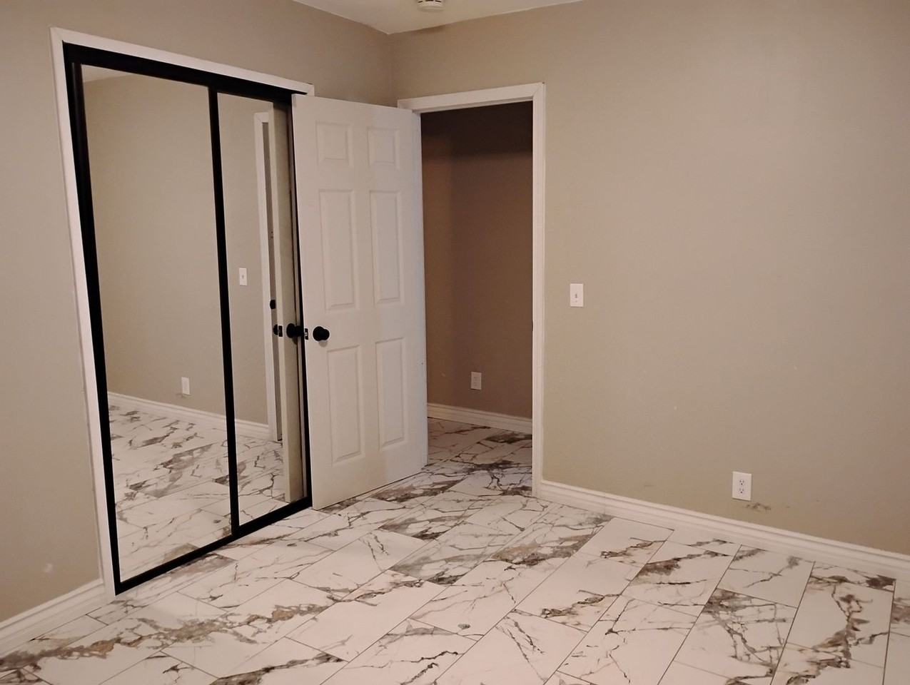 44755 Jefferson Ct - Photo 6 of 25