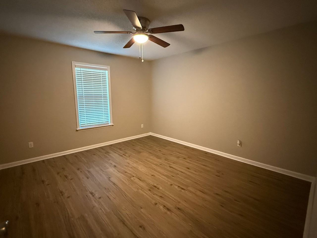 6004 Susan Cir - Photo 2 of 10