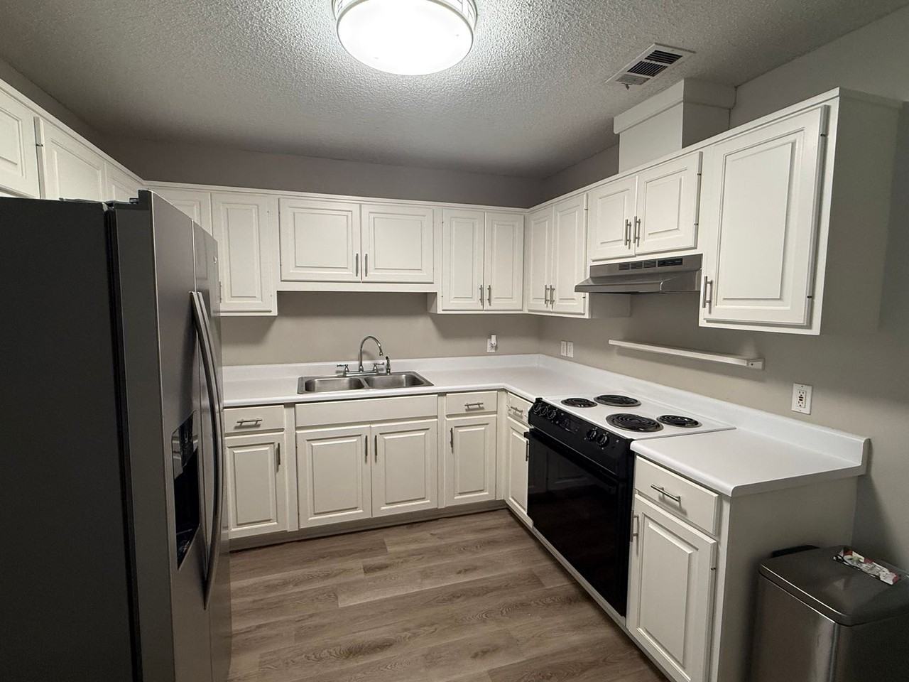 6004 Susan Cir - Photo 4 of 10