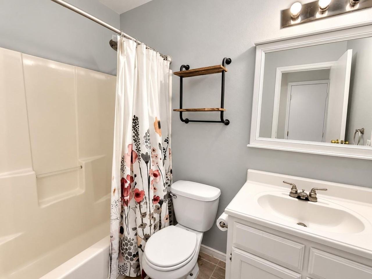 3201 Grove Cir - Photo 4 of 7