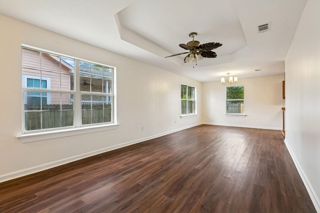 5140 Westlake Dr - Photo 4 of 12