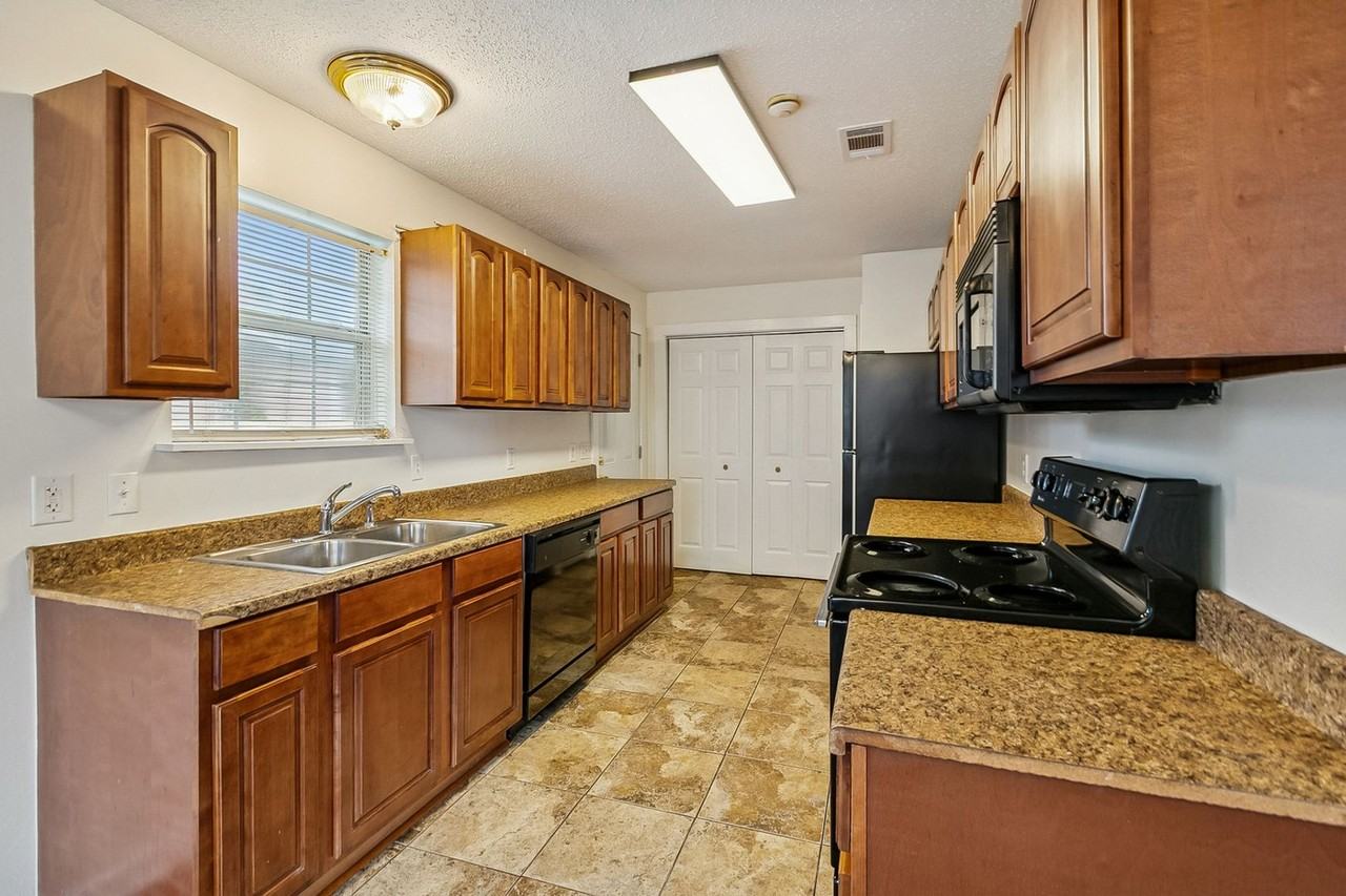 5140 Westlake Dr - Photo 6 of 12