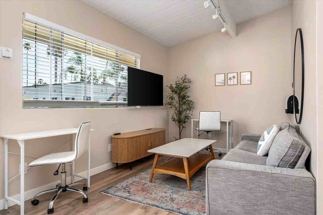 319 W Montecito St - Photo 4 of 14