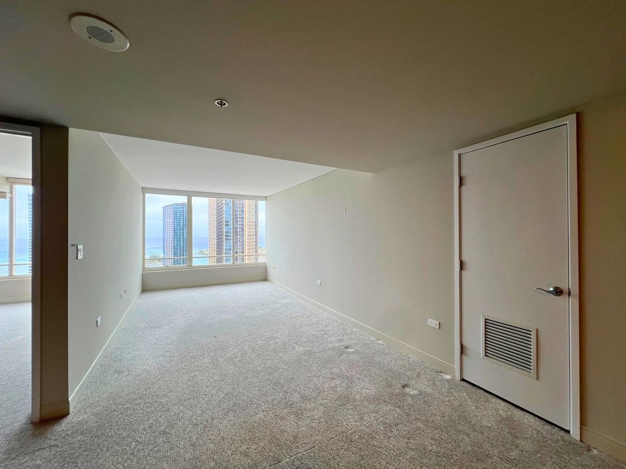 1009 Kapiolani Blvd #3206 - Photo 3 of 18