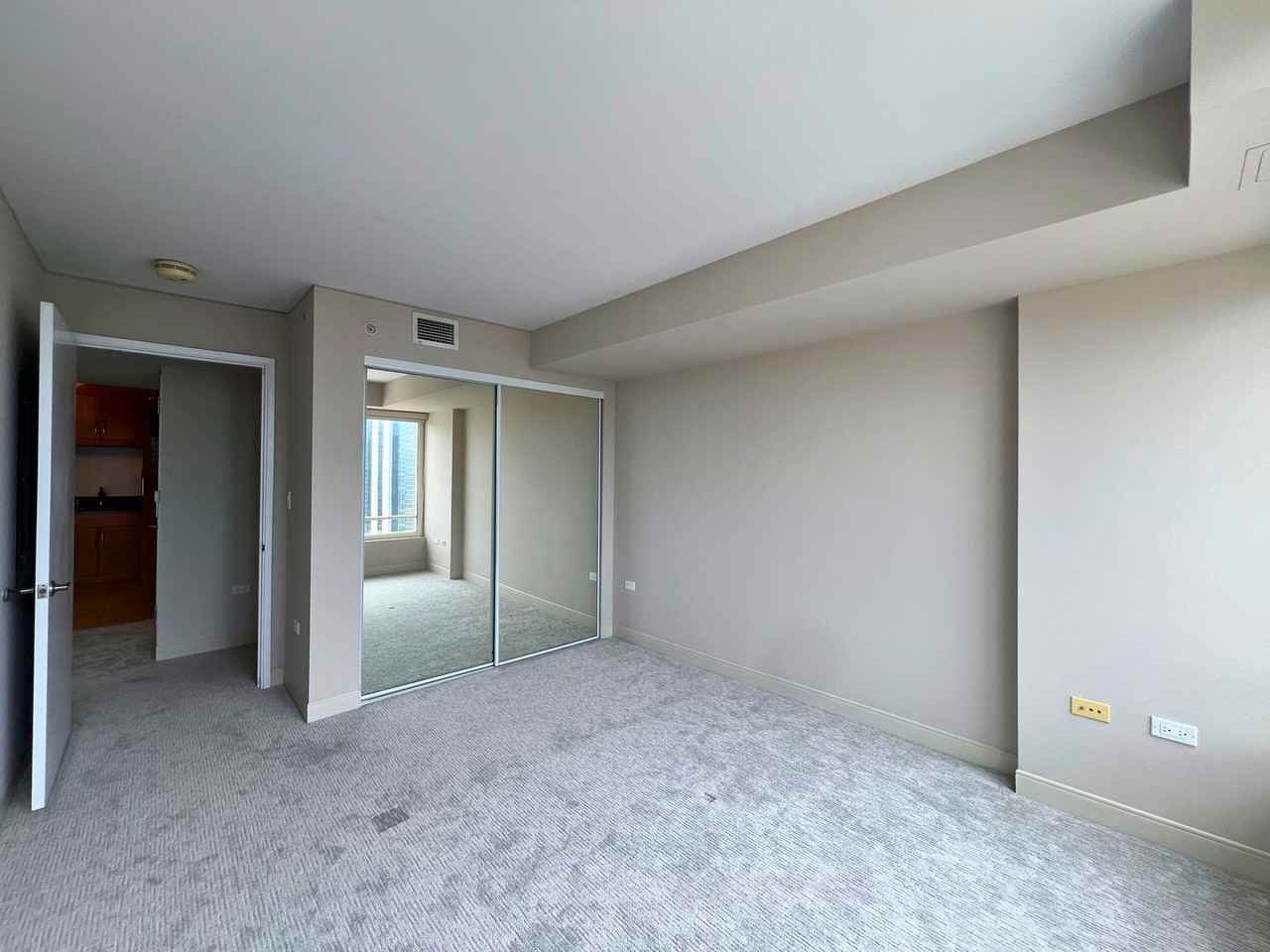 1009 Kapiolani Blvd #3206 - Photo 6 of 18
