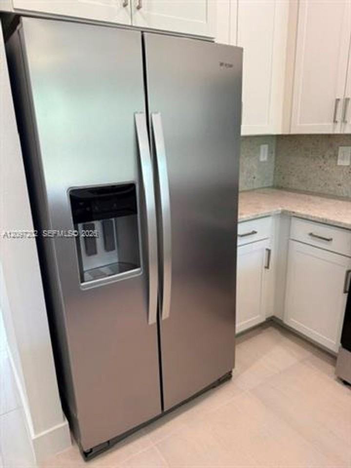7263 7263 SW 46 St th 7263 - Photo 3 of 16