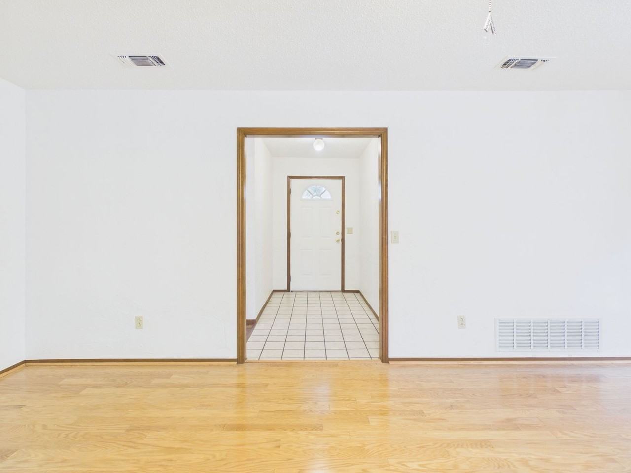 5707 Autumn Pl - Photo 5 of 28