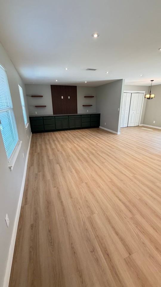 1411 Illinois Ave - Photo 2 of 22