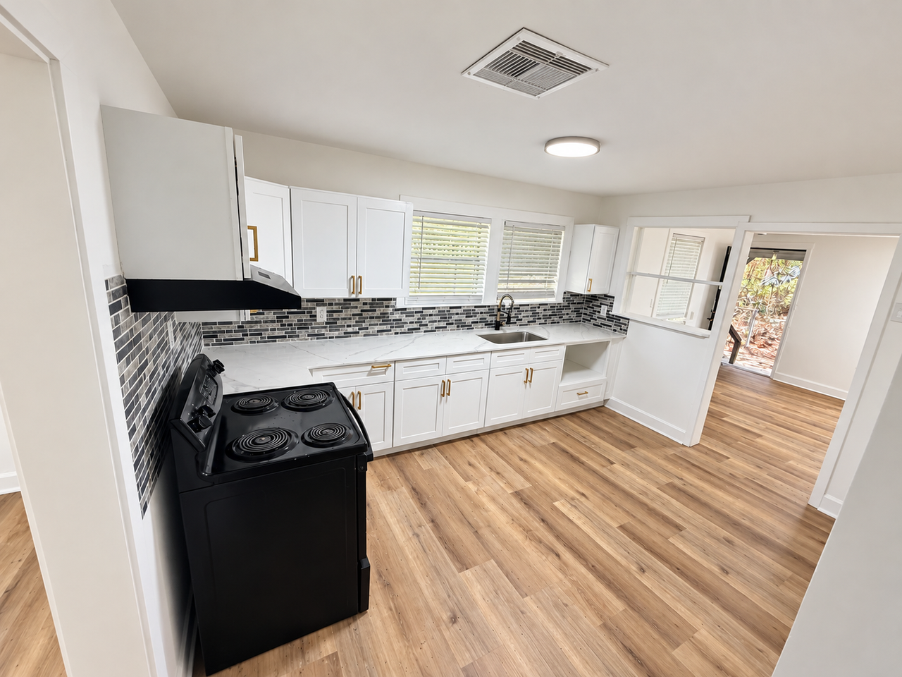 790 Cottonwood St - Photo 3 of 9