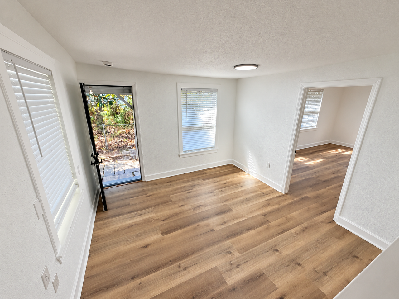 790 Cottonwood St - Photo 4 of 9