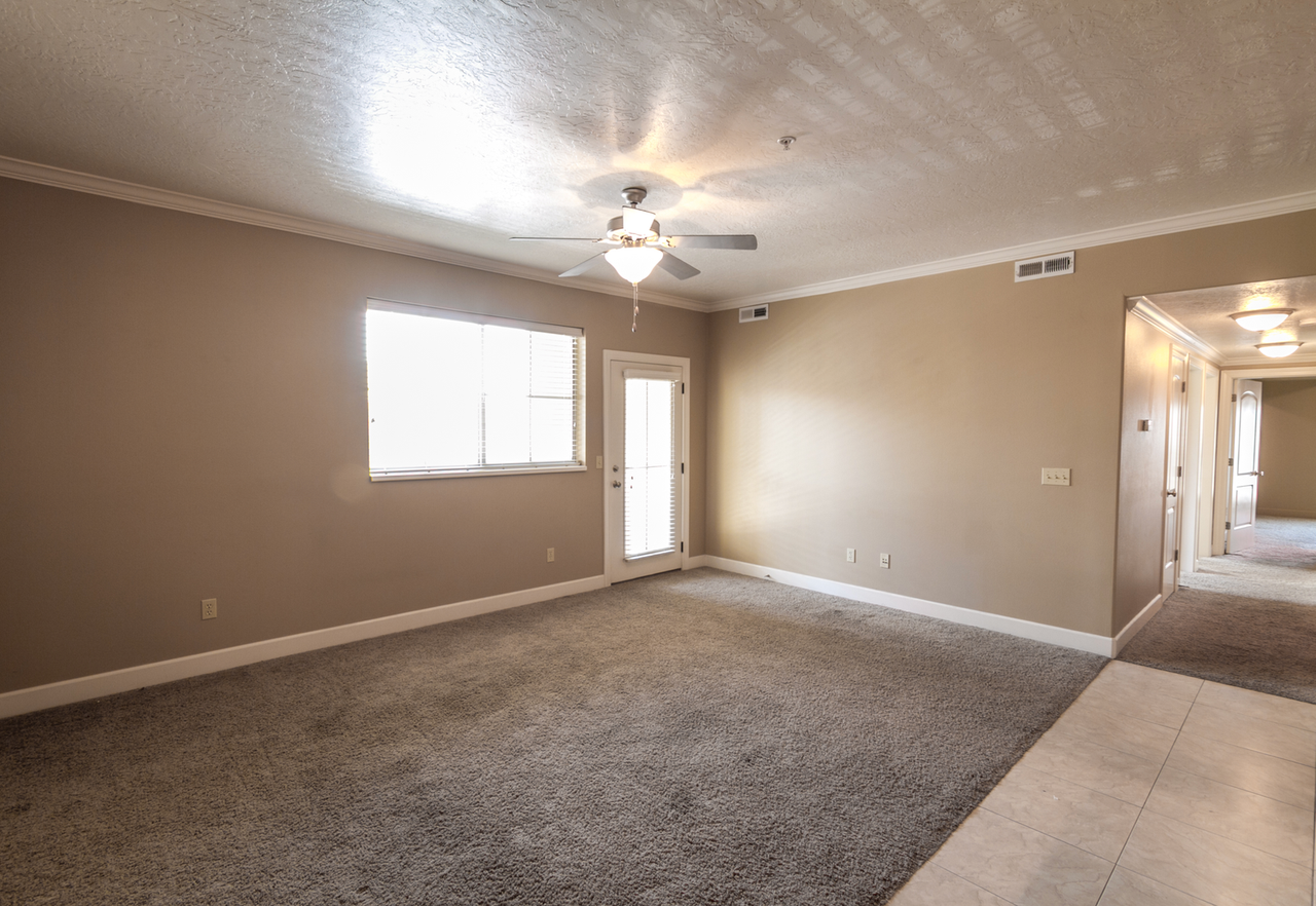 982 W 960 N - Photo 6 of 10