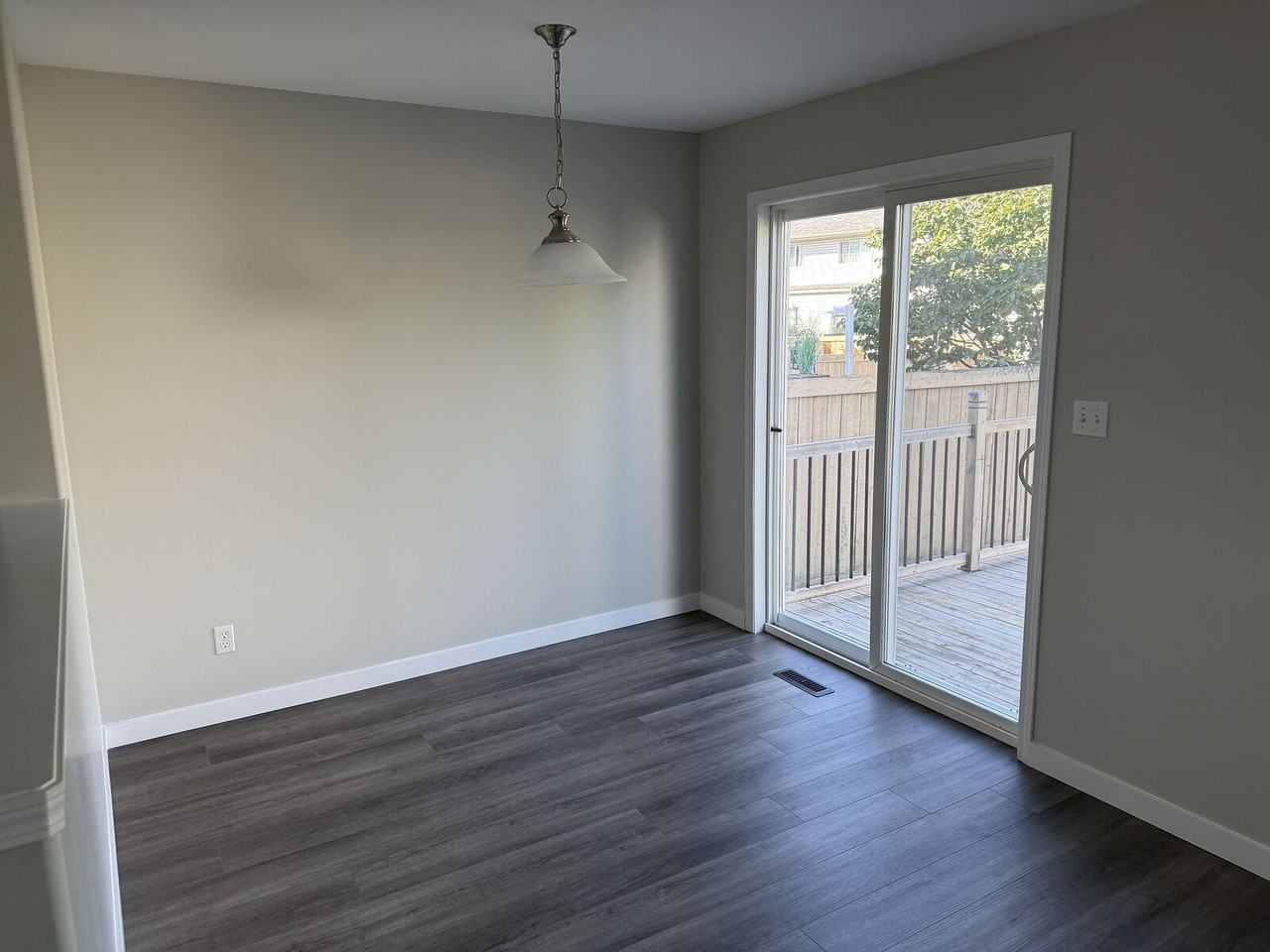 11432 169 Ave Nw - Photo 4 of 17