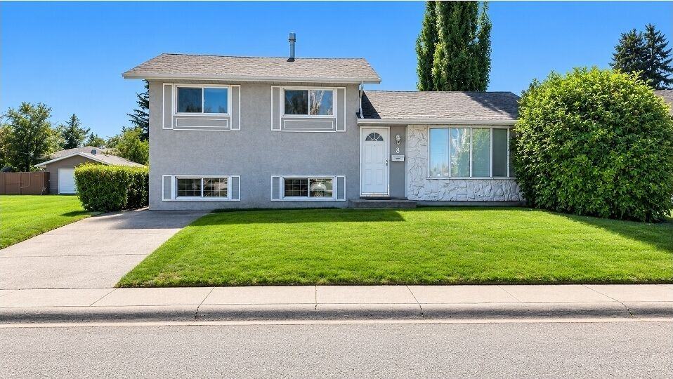 8 Allandale Close Se - Photo 2 of 11