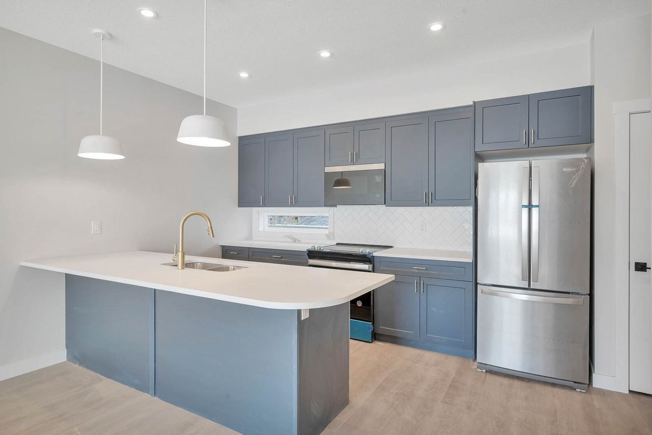 10441 2a - 10441 161 St Nw - Photo 2 of 22