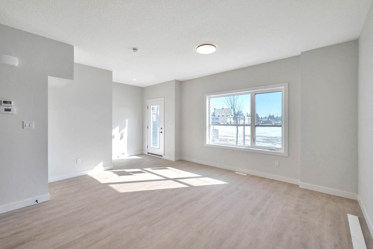10441 2a - 10441 161 St Nw - Photo 3 of 22