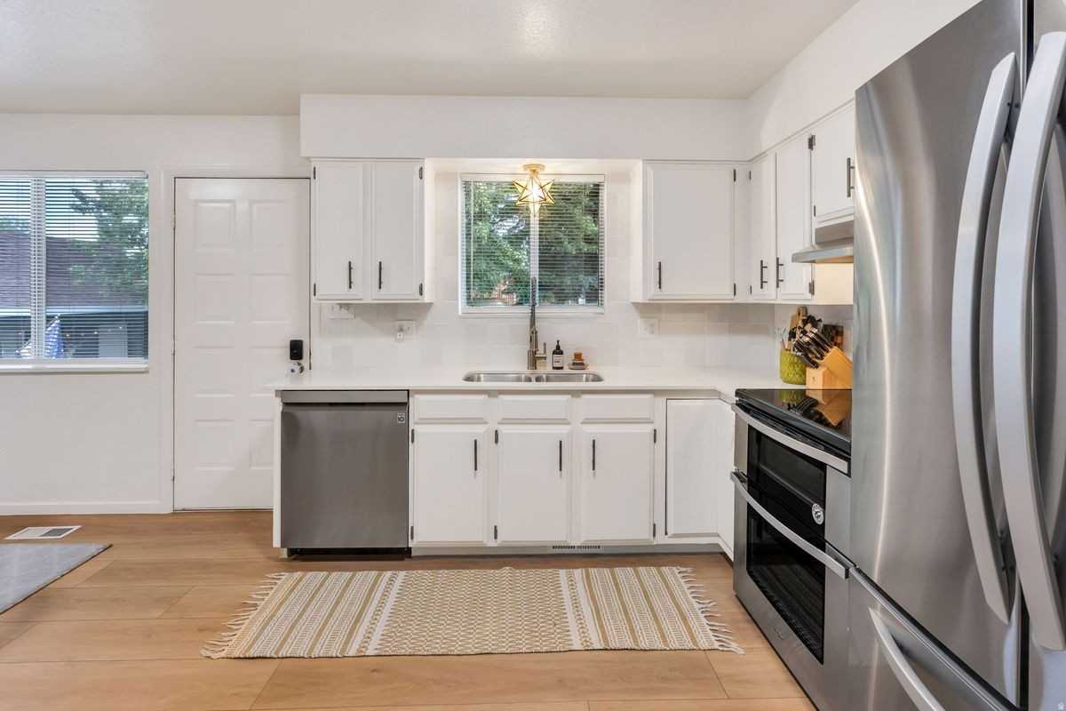 1078 W 1375 N - Photo 3 of 14