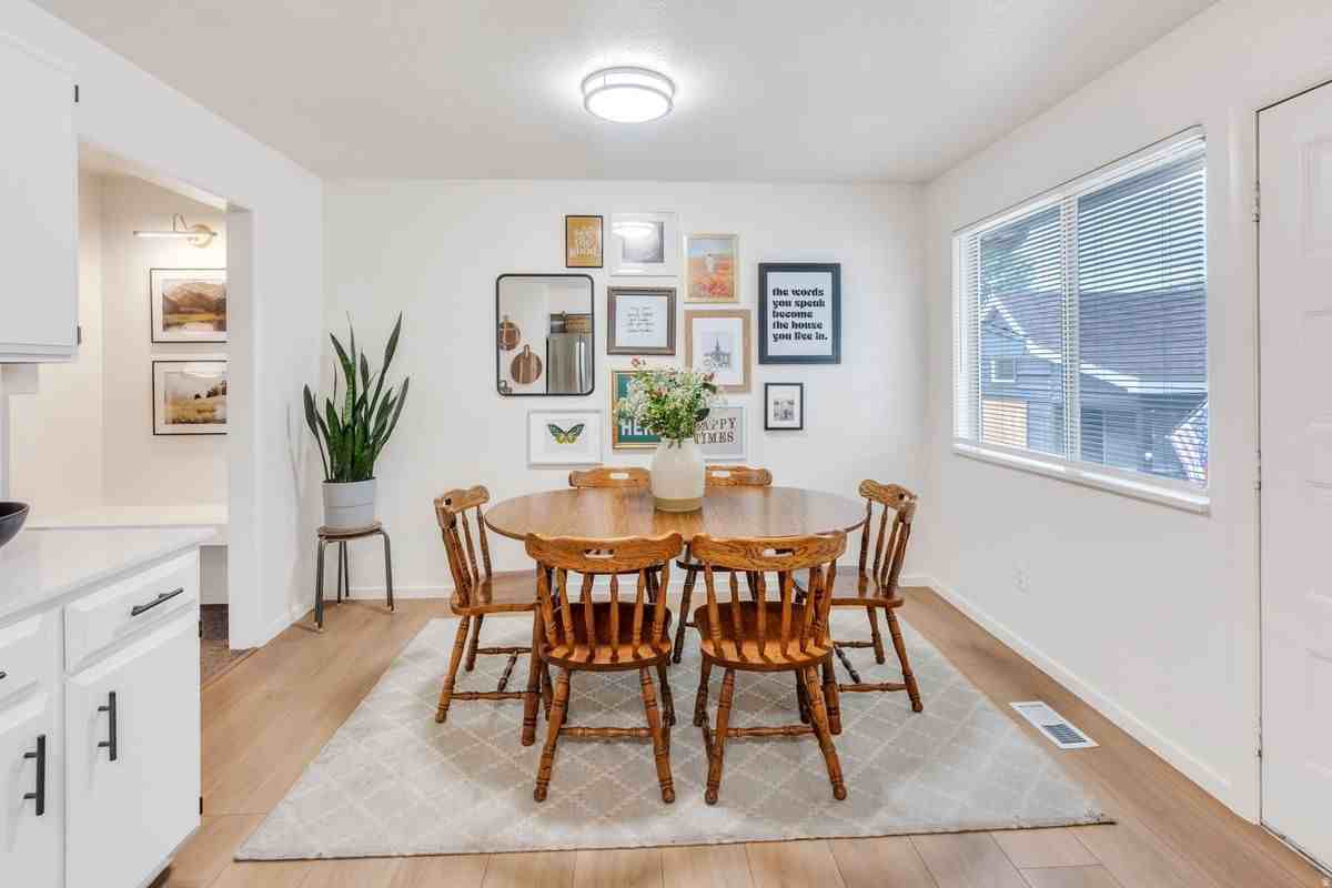 1078 W 1375 N - Photo 4 of 14