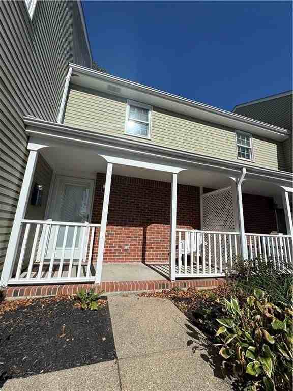 62 Memorial Blvd - Photo 6 of 40