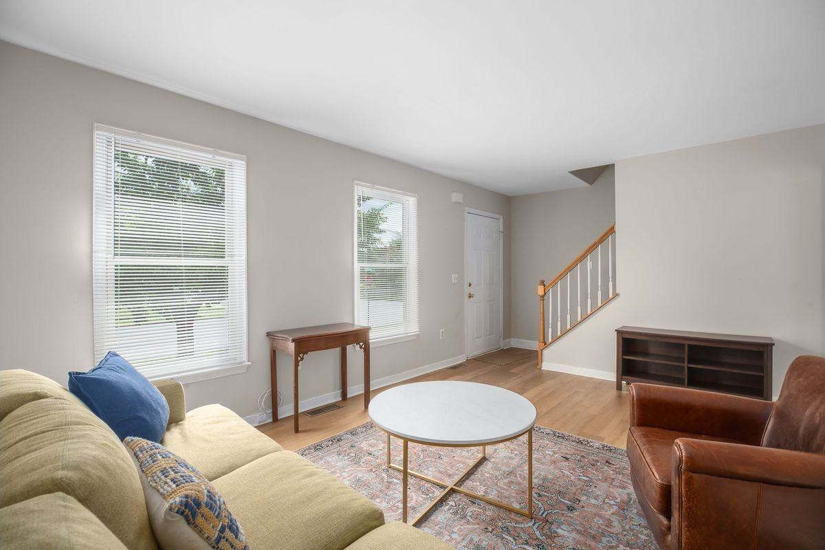 1002 Stafford Ave - Photo 2 of 30