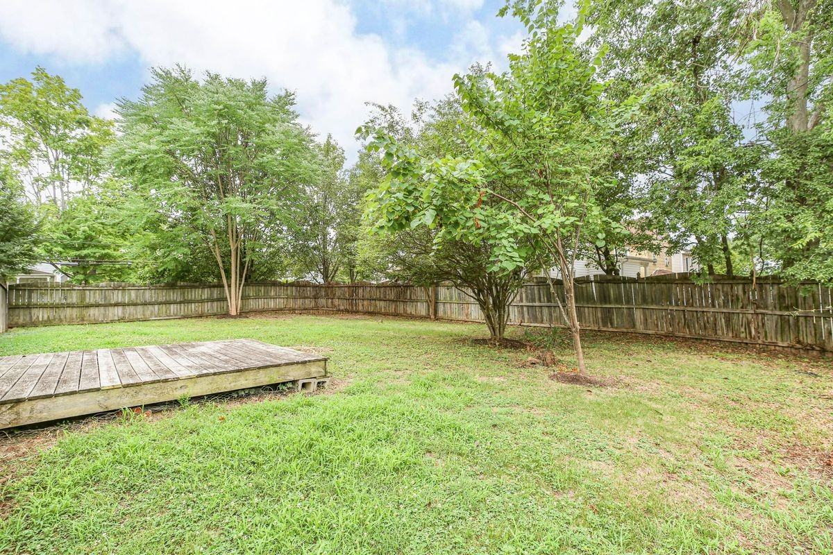 1002 Stafford Ave - Photo 4 of 30