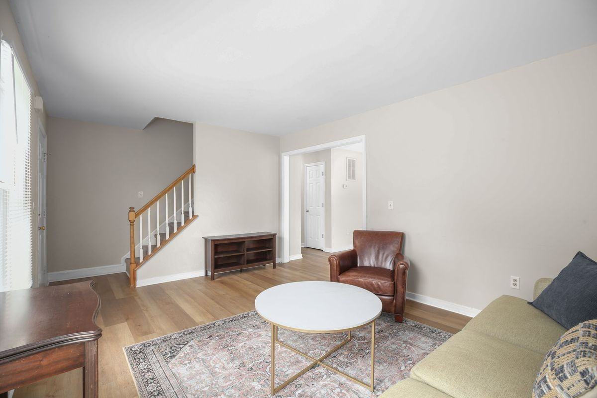 1002 Stafford Ave - Photo 6 of 30