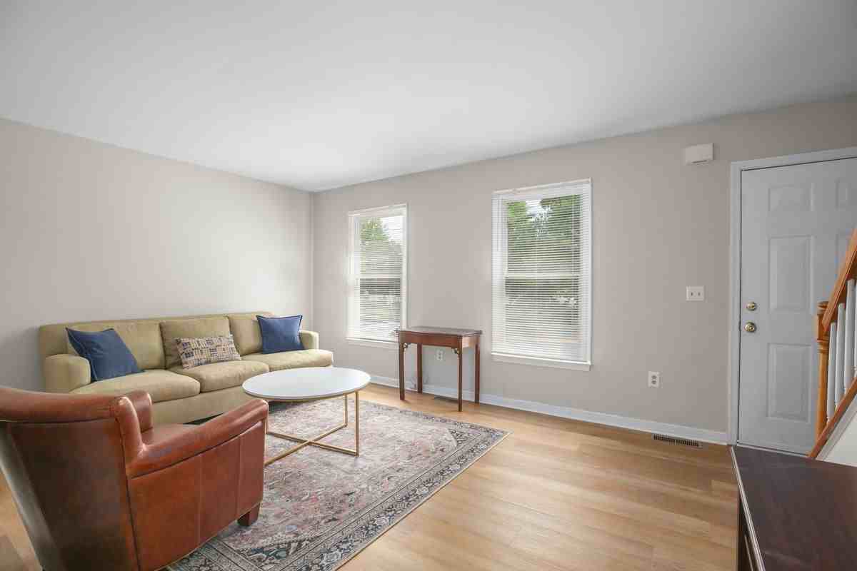 1002 Stafford Ave - Photo 7 of 30