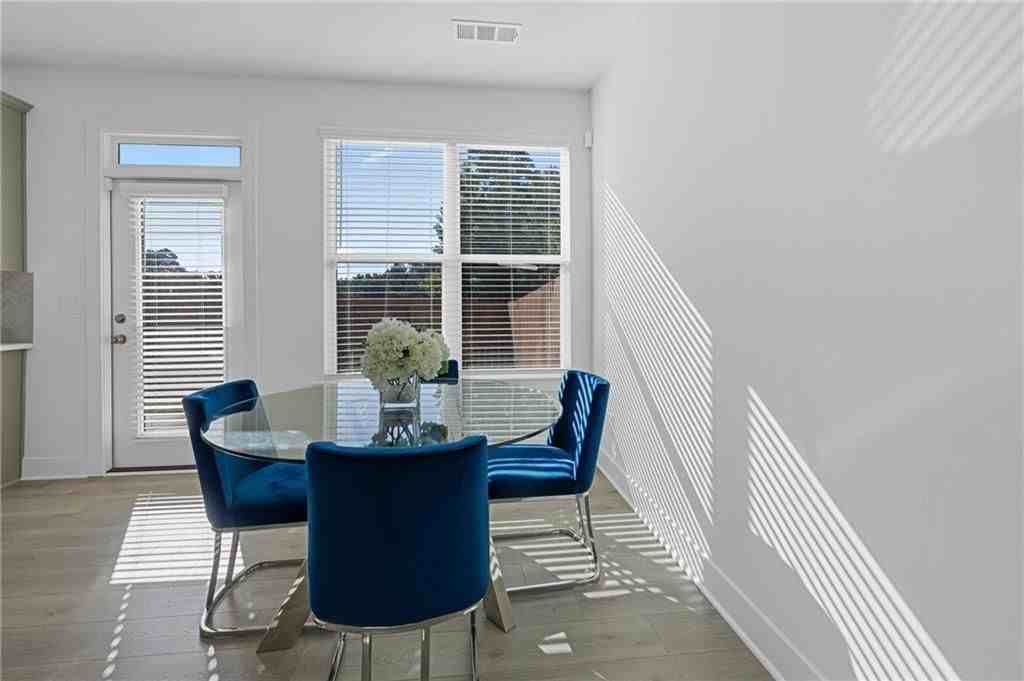 7753 Lance Rd - Photo 4 of 17