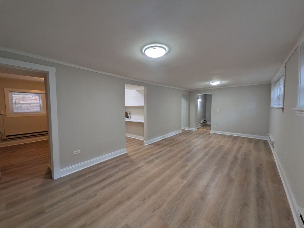 2915 W George St - Photo 2 of 14
