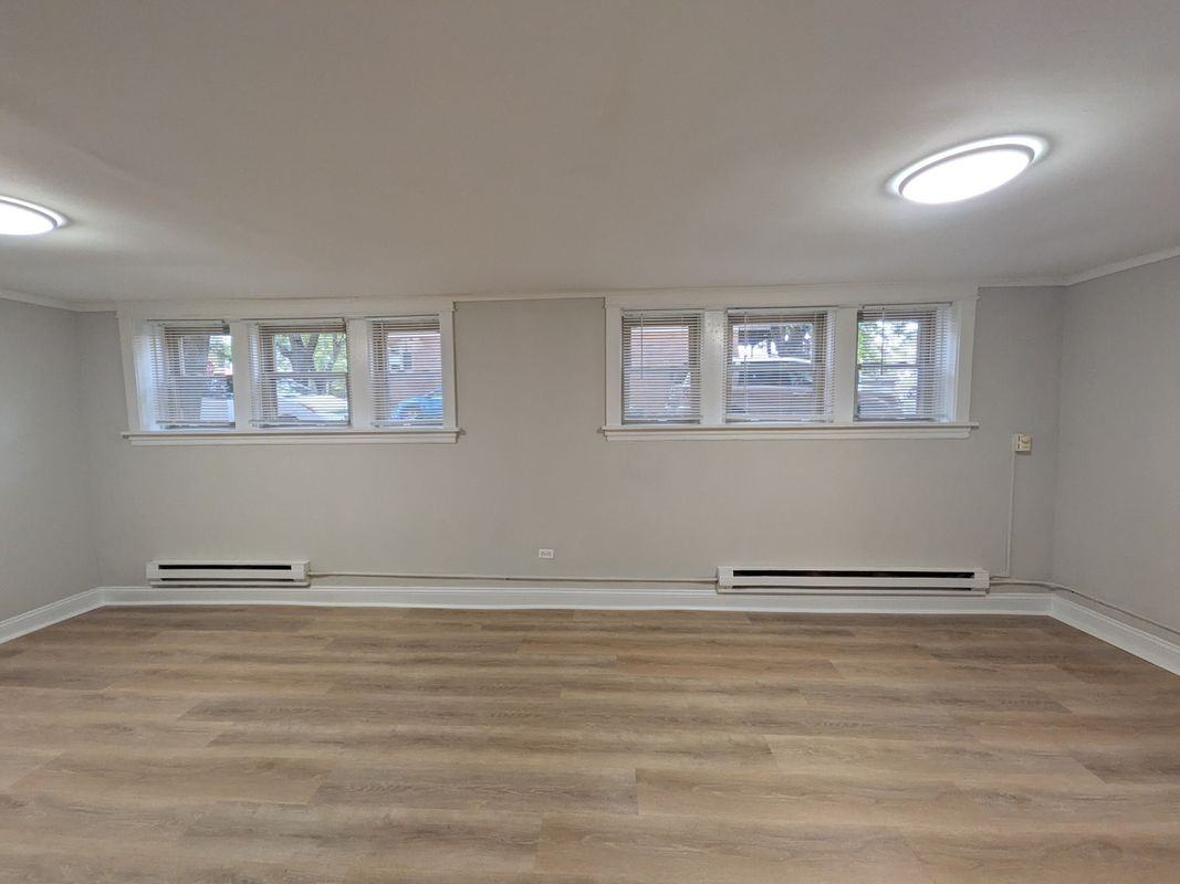 2915 W George St - Photo 3 of 14