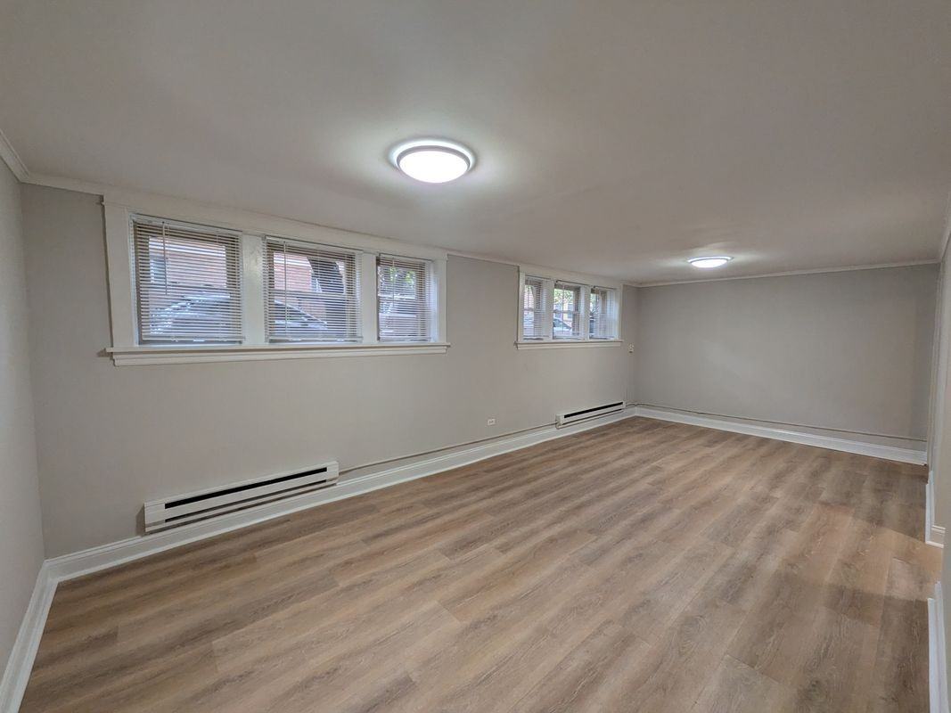2915 W George St - Photo 4 of 14