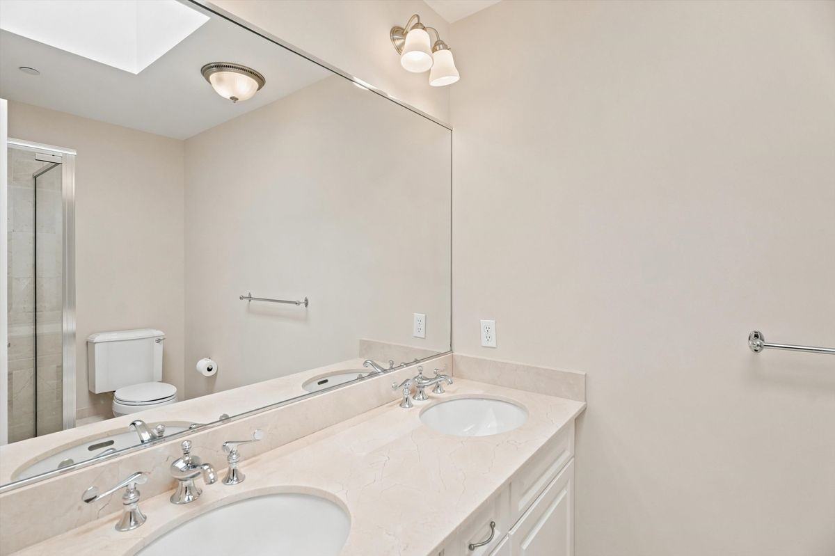 629 Hammond St - Photo 2 of 32