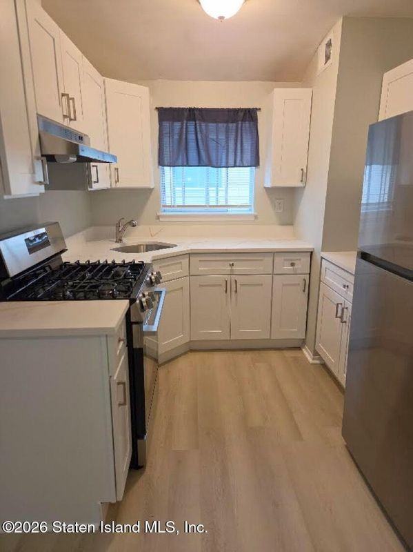 199 Cotter Ave - Photo 2 of 15