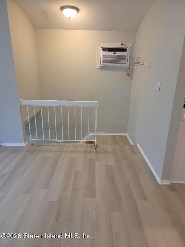 199 Cotter Ave - Photo 4 of 15