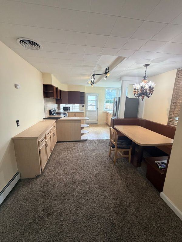 901 Hilltop Dr - Photo 4 of 6