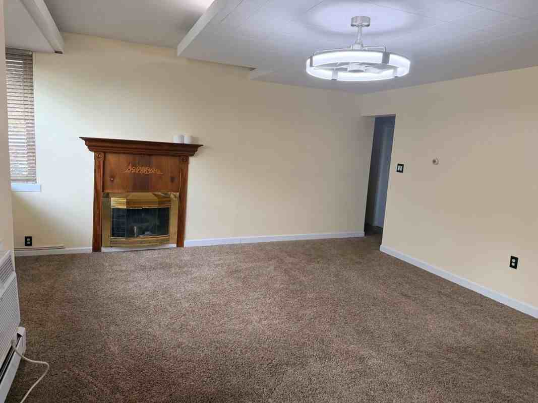 901 Hilltop Dr - Photo 5 of 6