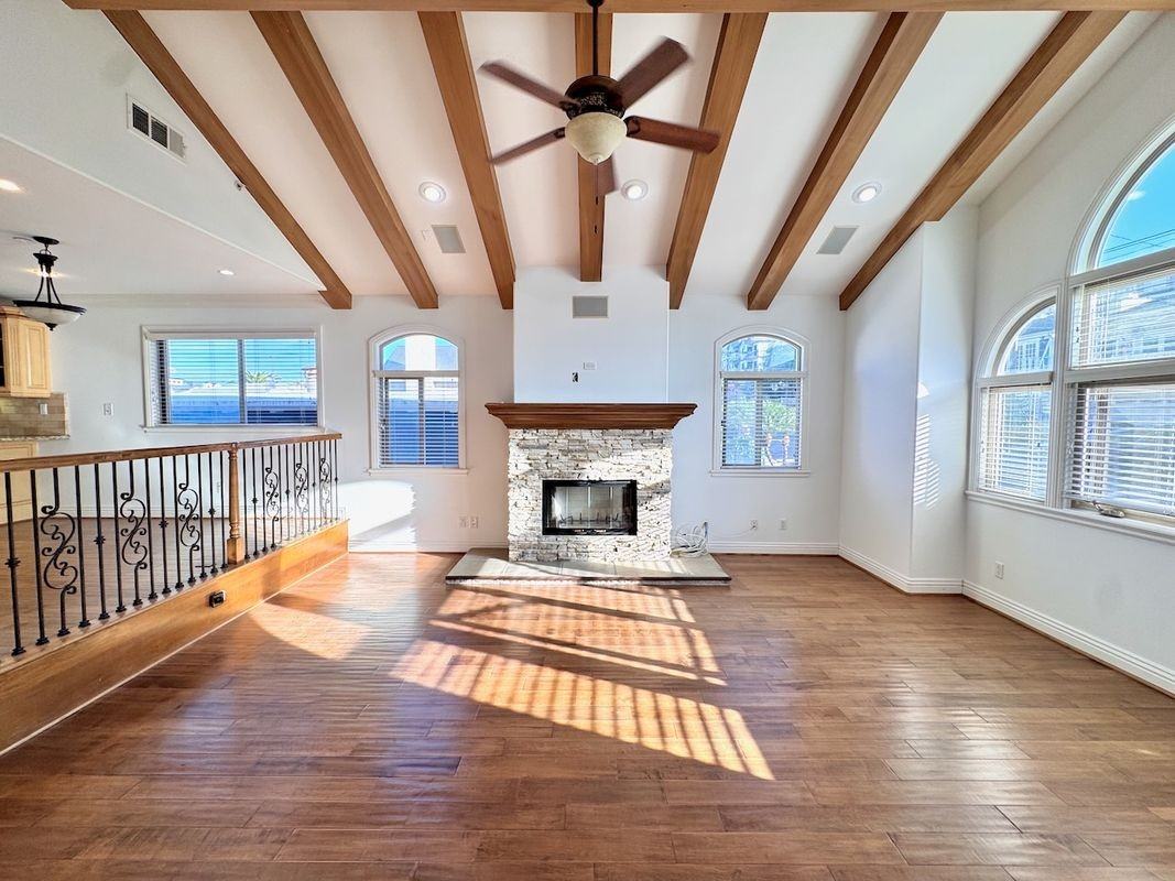 1716 Stanford Ave - Photo 4 of 15