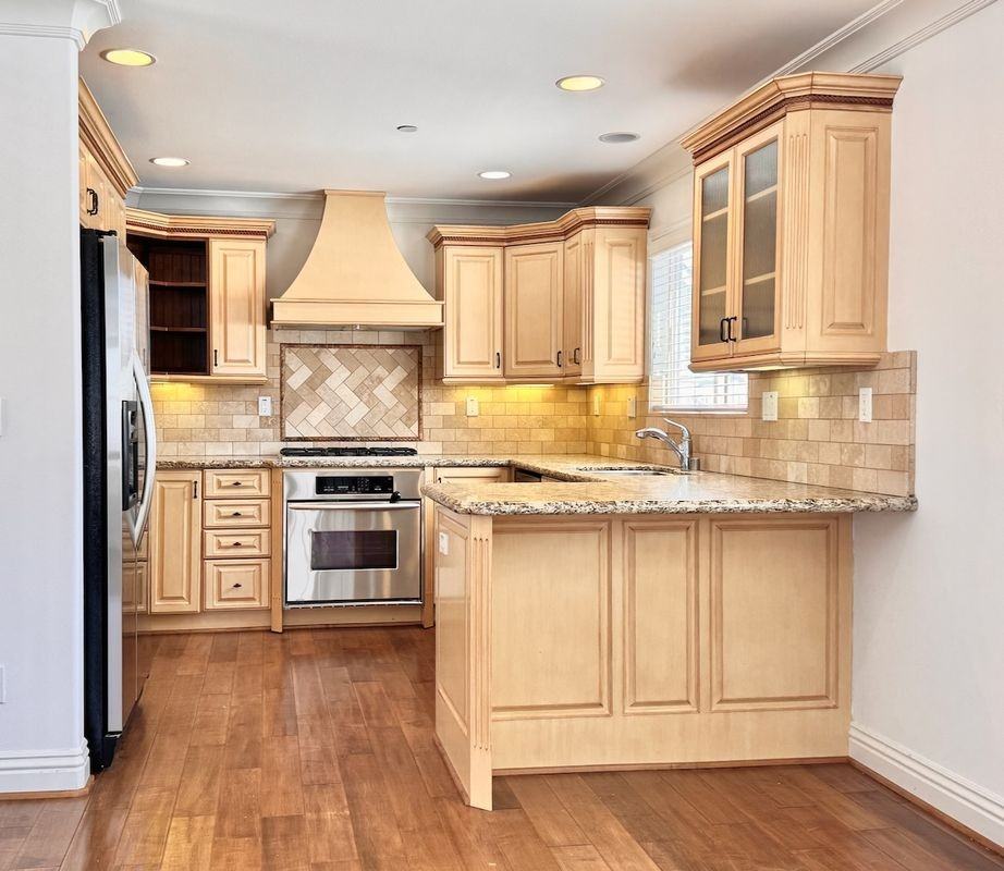 1716 Stanford Ave - Photo 5 of 15