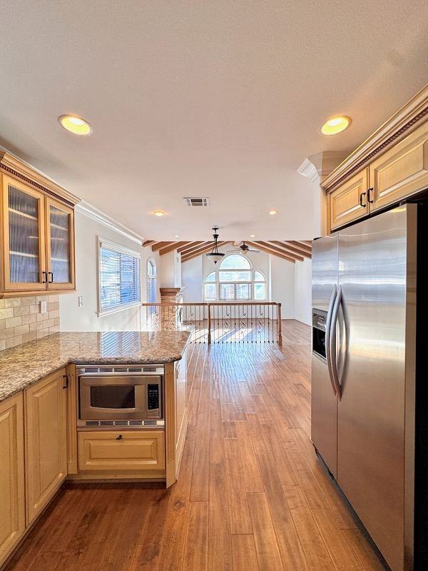 1716 Stanford Ave - Photo 6 of 15