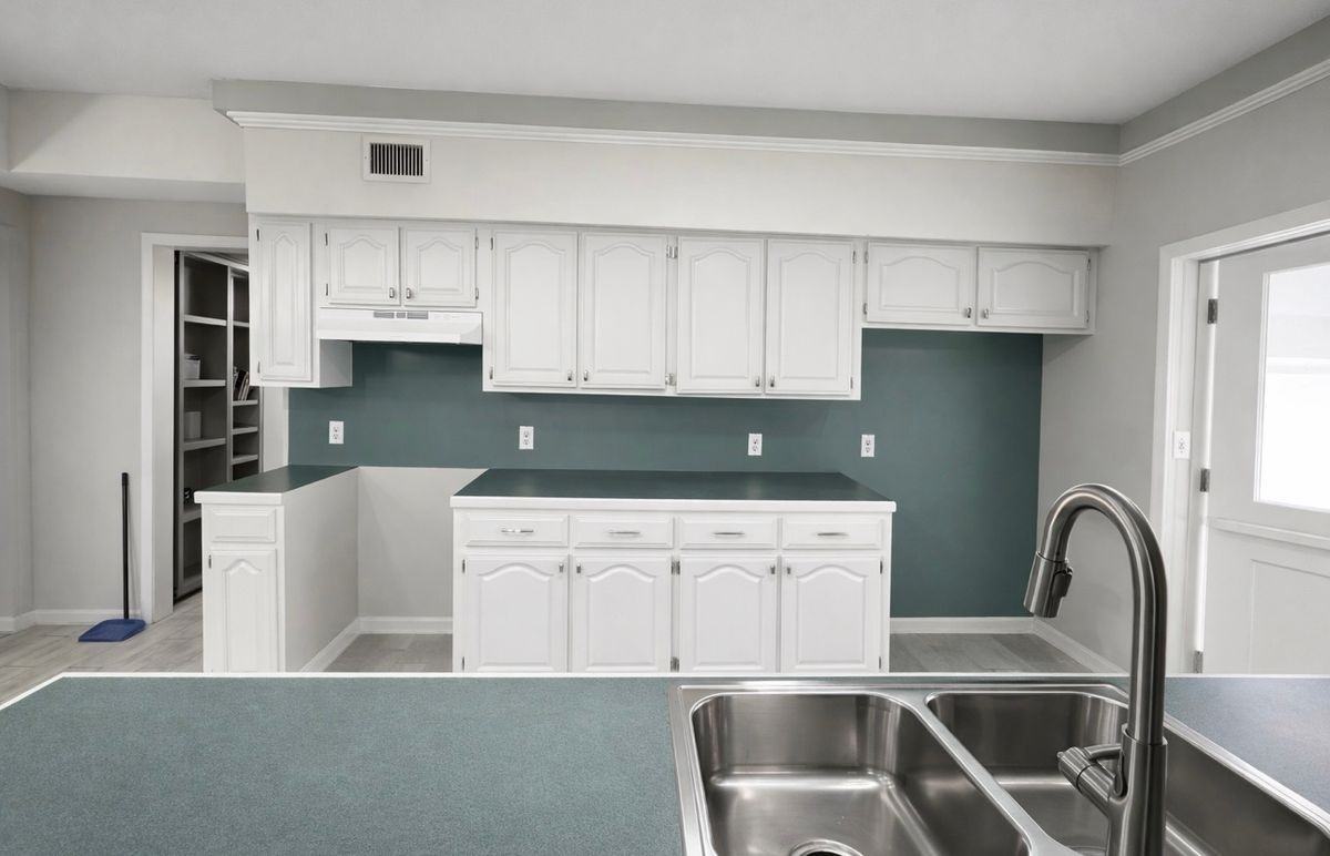 1403 N Shary Rd - Photo 2 of 9