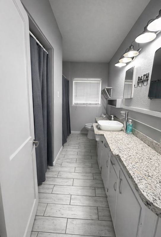 1403 N Shary Rd - Photo 3 of 9